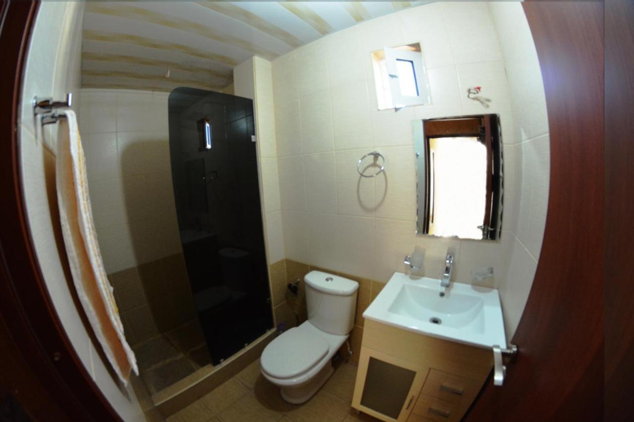 Family Mini-Hotel Martirosyan'S And Tours 예레반 외부 사진